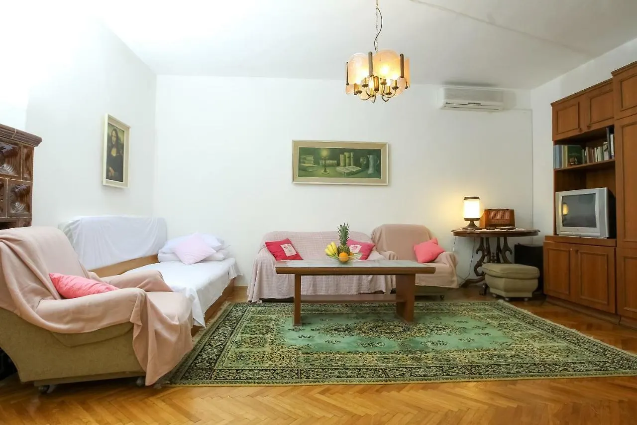Villa Palma Petrcane 0*,  Croatia
